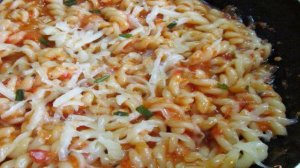 Макароны под соусом на водке