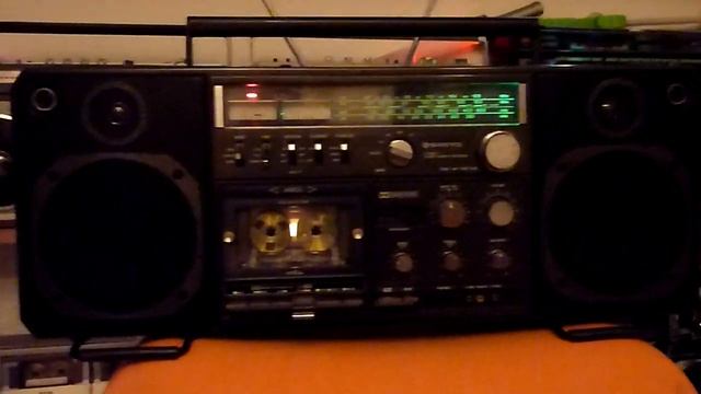 Sanyo M9998 LU Bass Test смотреть онлайн