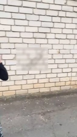 Обстановка в Одессе - местные дети поставили блокпост на улице и собирают дань на ВСУ