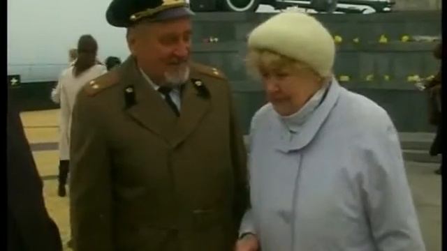 Возложение цветов у Обелиска Славы смотреть онлайн