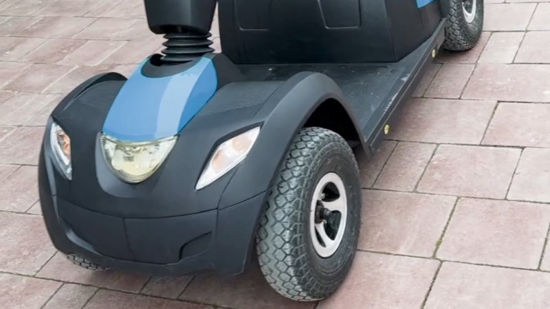 МОЩНЫЙ СКУТЕР INVACARE COMET ДЛЯ НЕПРОСТЫХ ДОРОГ