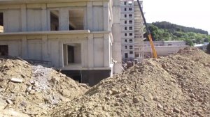 Дом на "костях" в Кисловодске! Строительство с нарушением ФЗ от 12 января 1996 года N 8-ФЗ.