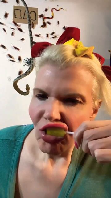 MUKBANG EATTING SOUNDS FOOD ASMR CANDY CRINGE EMOJI CAKE ICECREAM YUM #SHORTS OMG CHICKEN смотреть онлайн