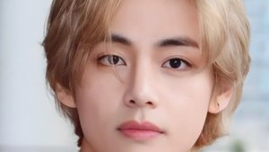 "Taehyung и загадочная незнакомка: тайна, взбудоражившая мир! 🌟🕵️♀️"