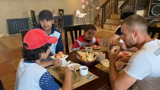 Обедаем с чемпионами!УТС Турбаза!🇺🇿🇺🇿🇺🇿🥊🥊🥊 смотреть онлайн