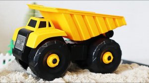 Видео про машины и трактора. Собираем грузовики на карьере. Самосвал и погрузчик