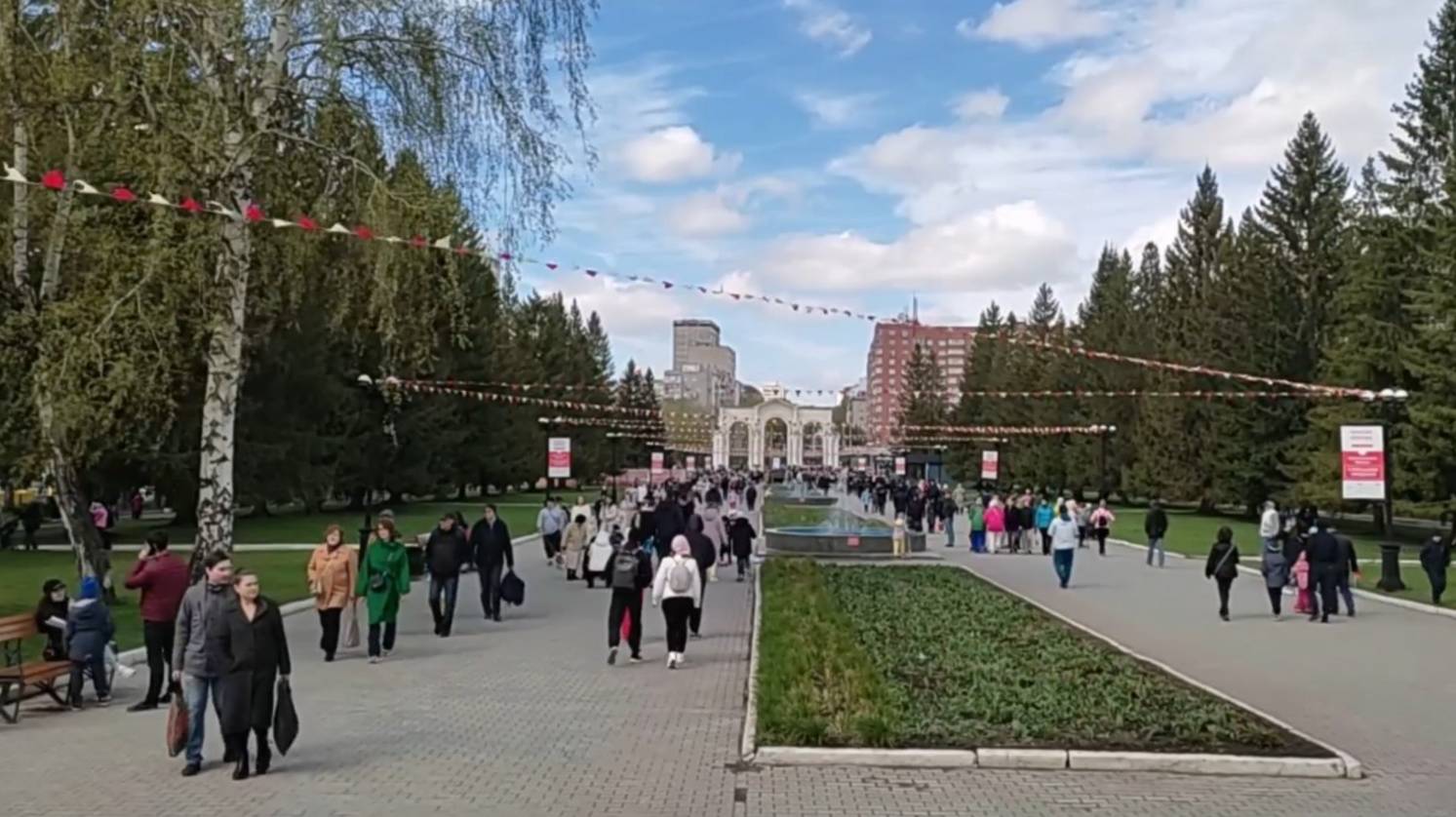 Народные гуляния в День победы в Центральном городском парке имени Маяковского! Отличный был праздни