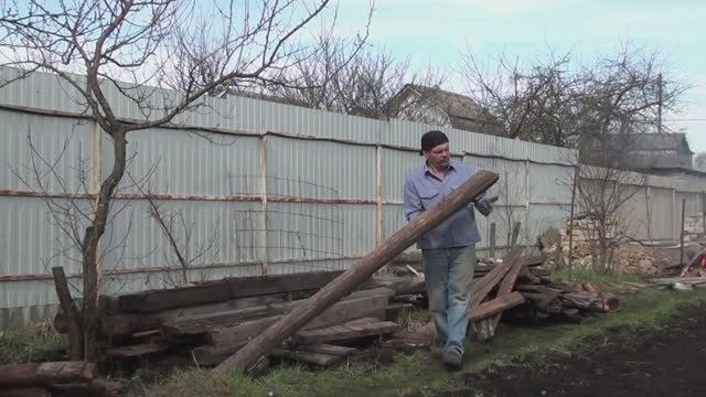 Уехал из "зимы" в лето// Навожу долгожданный порядок на участках// Убрал песочницу с огорода.
