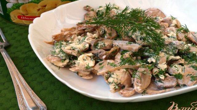 Быстрая закуска из резанных шампиньонов