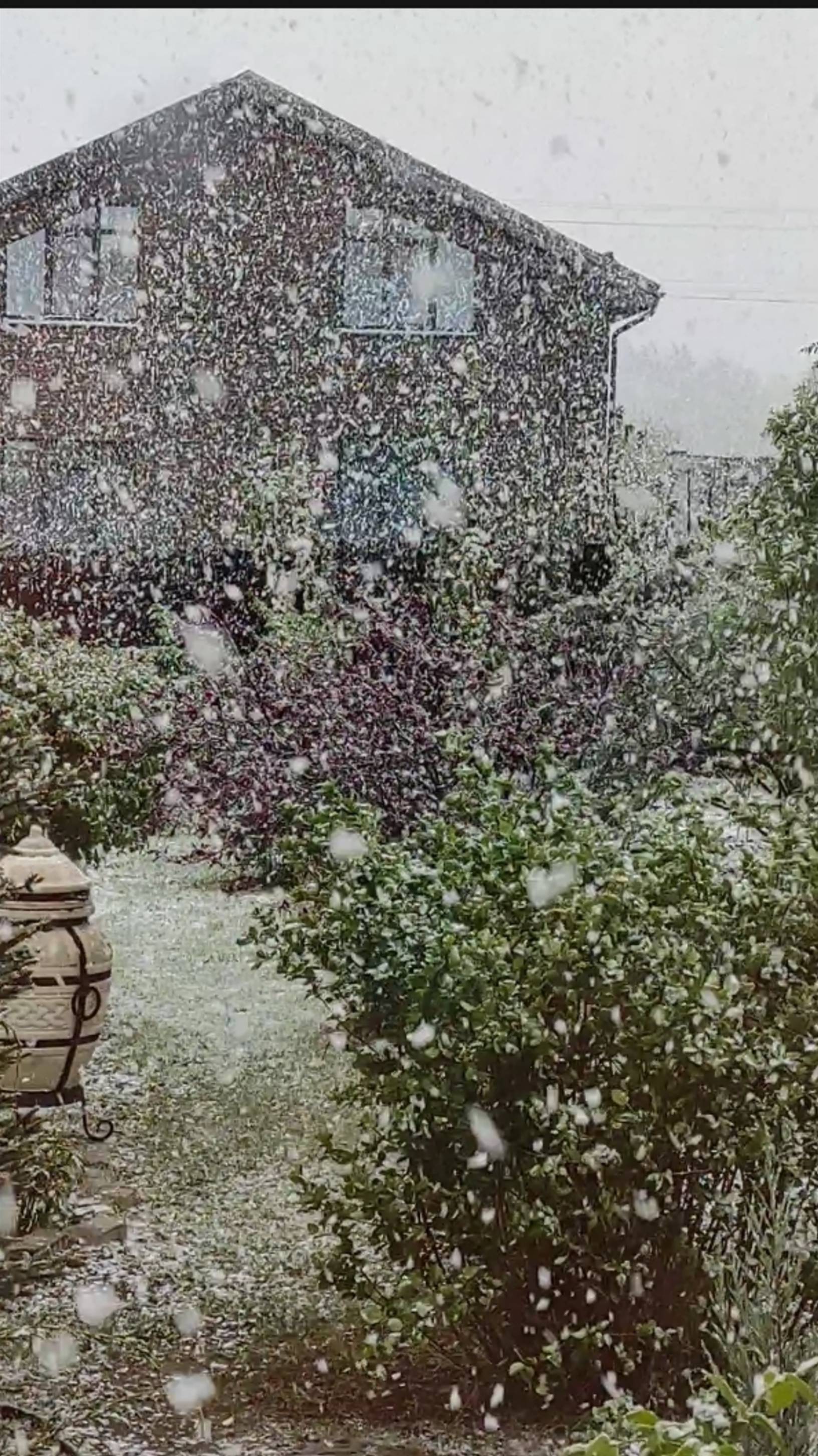 Снегопад после жары.