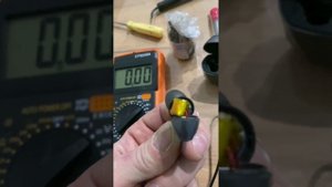 Замена аккумулятора в беспроводных наушниках своими руками.