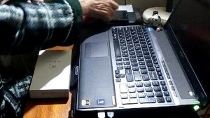 Как правильно наклеить защитное стекло на смартфон Sony Xperia 1