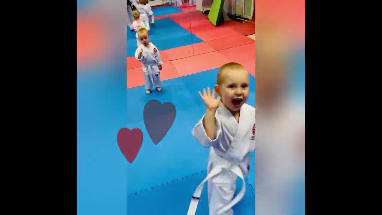 Продолжается набор мальчиков и девочек с 3-х лет и старше на тхэквондо: акробатика,офп,растяжка смотреть онлайн