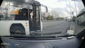 Мострансавто - это нормально так перестраиваться через сплошную полосу в воскресенье утром?