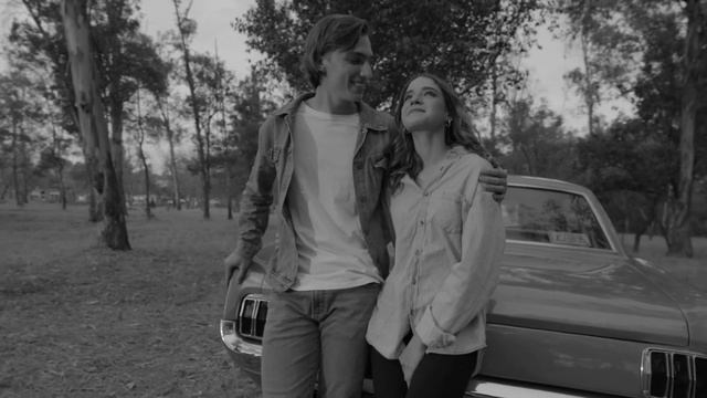 Молчу когда смотрю в твои глаза. Премьера новой песни 2024