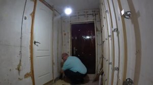 ЖИВЕМ В ДЕРЕВНЕ!!ЗИМА ЗАКОНЧИЛАСЬ,А РЕМОНТ НЕТ!!ШТРОБИМ СТЕНУ ПОД ОБРЕШЕТКУ!!