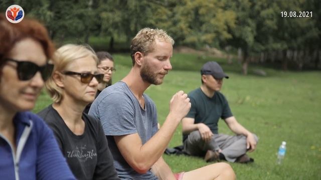 Благотворительный прием смотреть онлайн