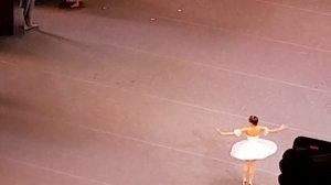 Балет Щелкунчик Большой театр: балерина споткнулась и чуть не упала на сцене