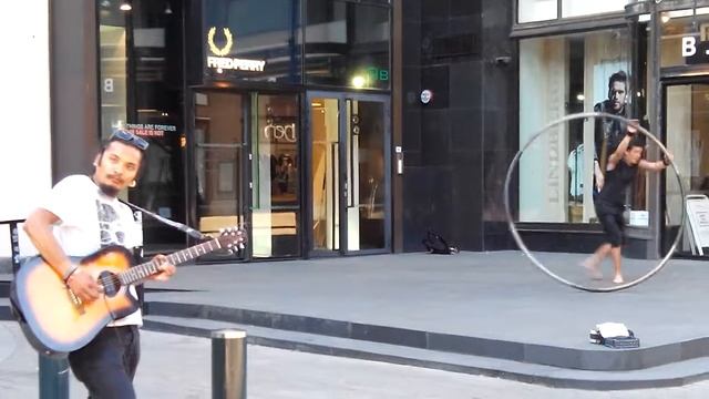 Импровизированное шоу на улицах Хельсинки, 23 авг, 2015 смотреть онлайн