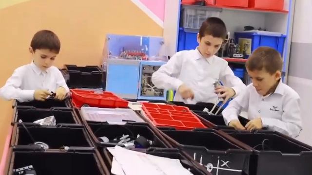 Занятия в объединении "Робототехника" смотреть онлайн