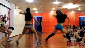 Катя Шошина твёрк