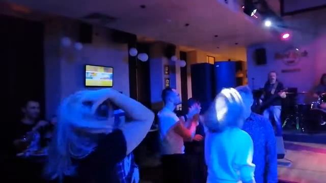 Фрагмент концерта Victoriya band в Hardrock cafe на Арбате