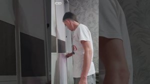 3 shorts в одном видео. 1) Юмор не для всех. 2) Зачем так замарачиваться? 3) Намёк понят... удивил.