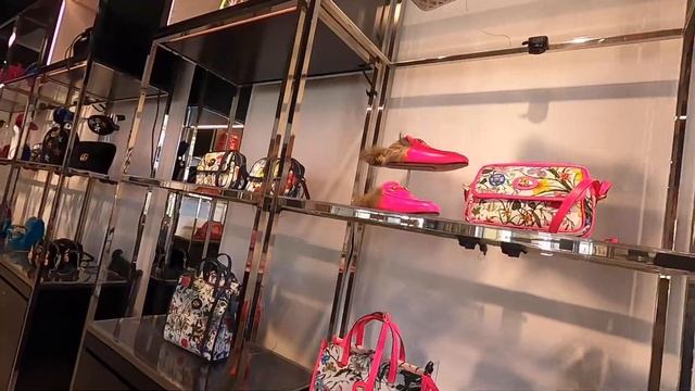 Переезд в Америку, адаптация детей в Америке, дорогие магазины Америки. смотреть онлайн