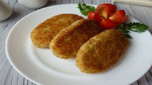 Куриные котлеты с кабачком