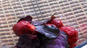 Мороженное с клубникой и базиликом