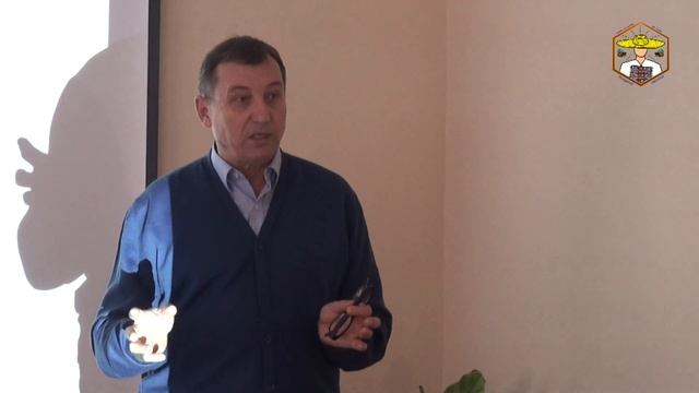 Тримайте на пасіці тільки однорічні матки 👍 Що буде з яйцекладкою? 🤔 смотреть онлайн