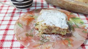 Пирог с яблоками и корицей в микроволновке