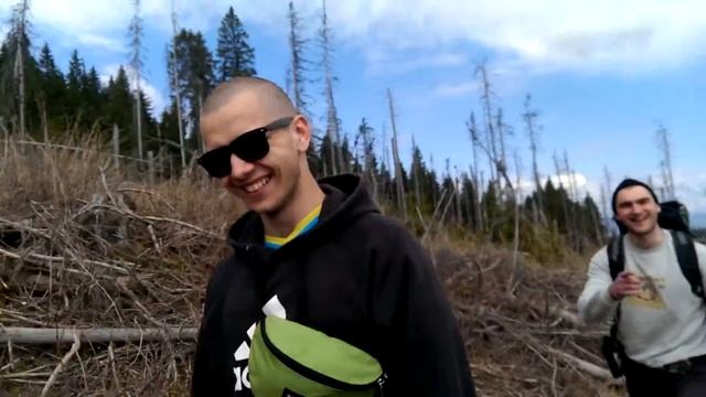 Горы, друзья и панк-рок. :) смотреть онлайн