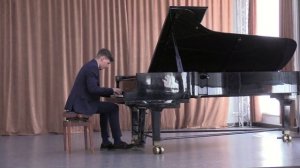 Фелькер Яромир
И. С. Бах Сарабанда из Партиты B-dur (BWV 825)
Н. Раков  Сонатина e-moll ч.I