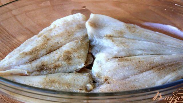 Камбала, запечённая под грибной шапочкой