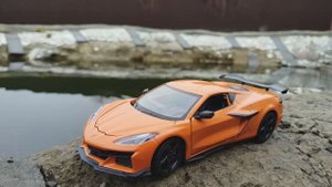 Обзор модели Chevrolet Corvette Z06 в масштабе 1:24