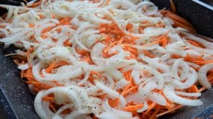 Свинина с помидорами под сметанным соусом