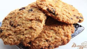 Овсяное печенье с яблоком и изюмом