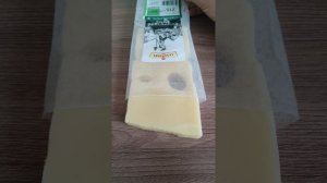 Швейцарский бракованный сыр за бешенные деньги.