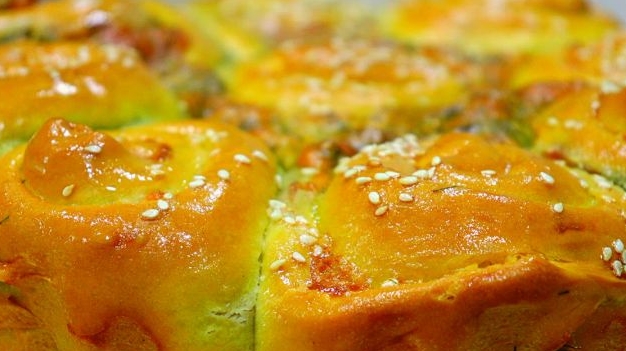 Сыра много не бывает. Пирог с двумя видами сыра. Простой и очень вкусный рецепт. смотреть онлайн