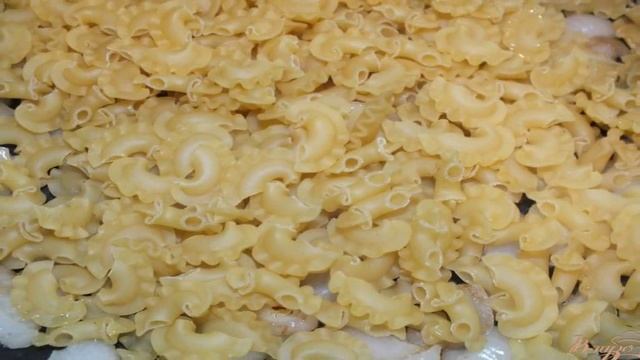 Макароны с жареным луком тушеные в томатной пасте