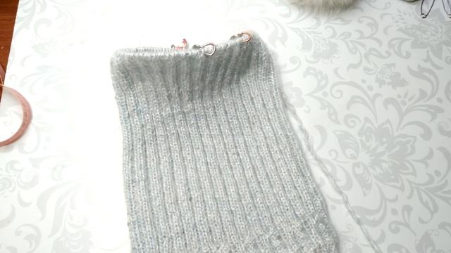 Шапка спицами резинкой 2*2 с красивой макушкой смотреть онлайн