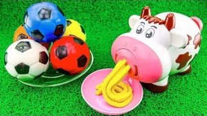 Как сделать узелки из цветных футбольных мячей с вырезкой из радужной коровы Мультики для детей