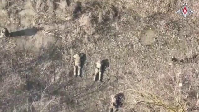 📹 Кадры боевых действий и установки российского флага в Каменке, Харьковская область.