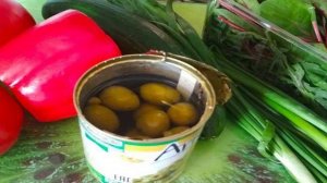Салат овощной с рукколой и мангольдом