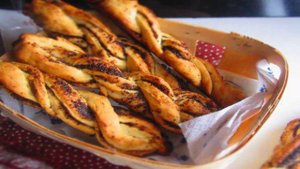 Плетенки с маком на сыворотке