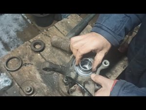 Как снять и запрессовать подшипник ступицв без пресса на Рено.