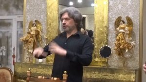 Олег Ильдюков на открытии выставки