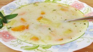 Овощной суп с сыром и фасолью
