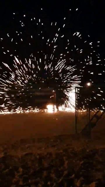 Таким фееричным фаер шоу 😆 меня встречает пляж Банг Тао на Пхукете смотреть онлайн